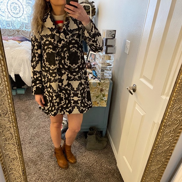 Coat - Picture 4 of 4